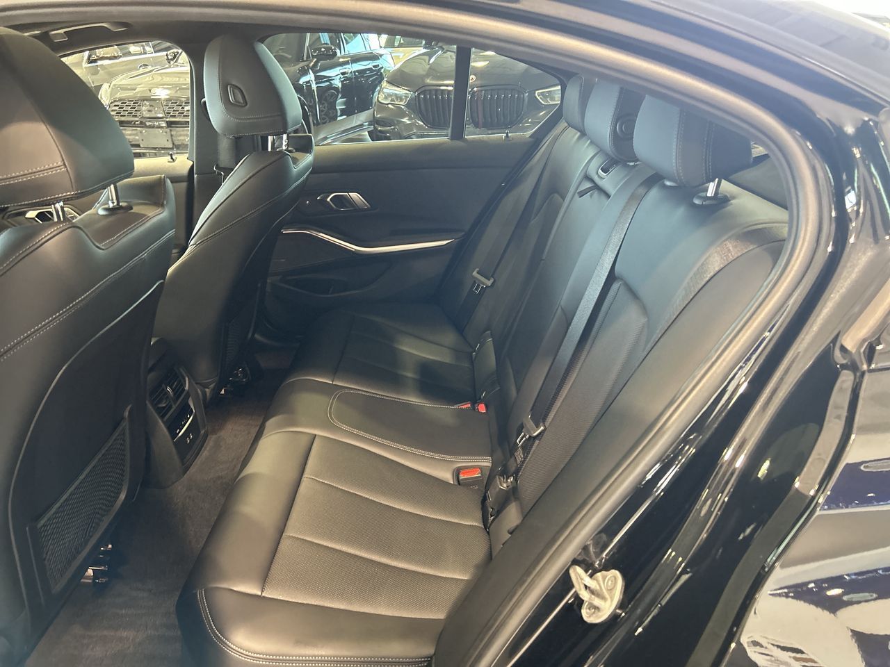 2023 BMW 330i