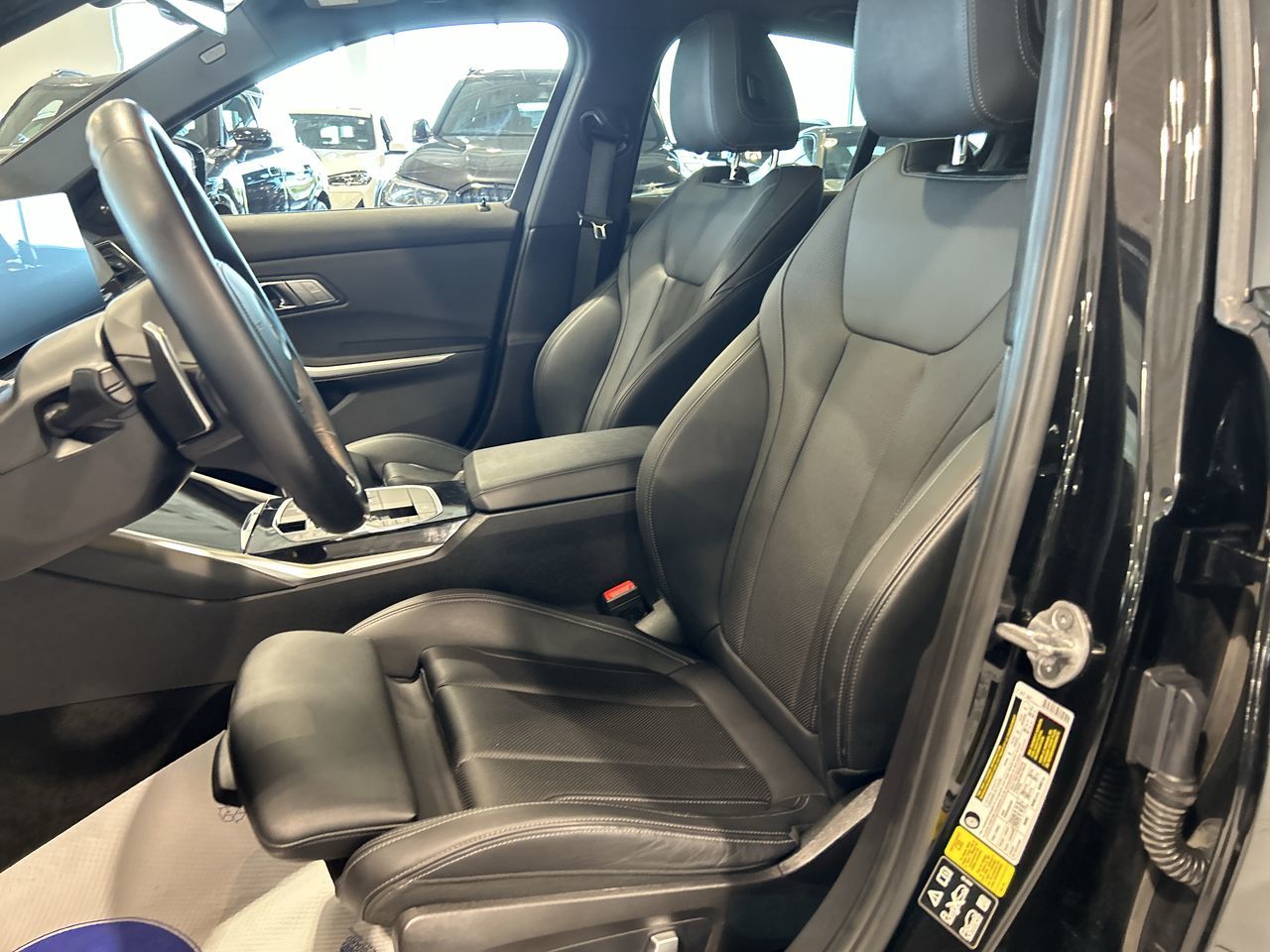2023 BMW 330i