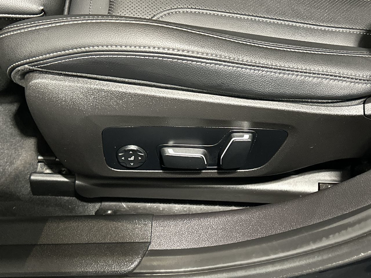 2024 BMW 330i in Aurora, Ontario