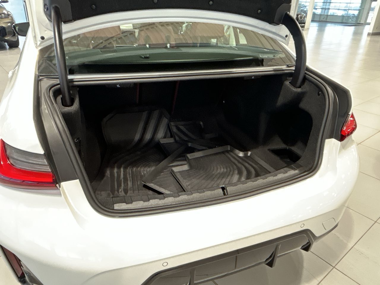 2024 BMW 330i