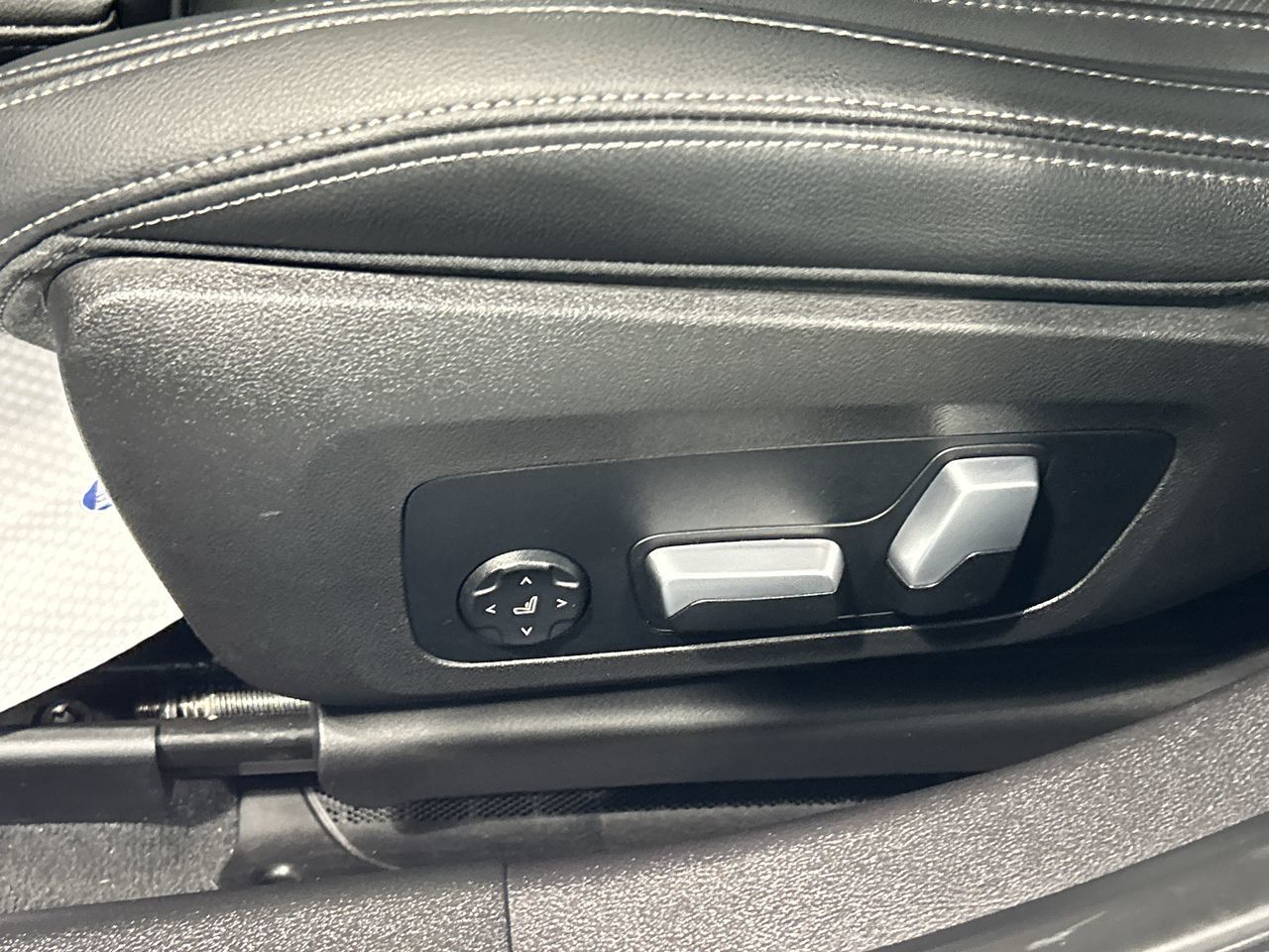 2024 BMW 330i