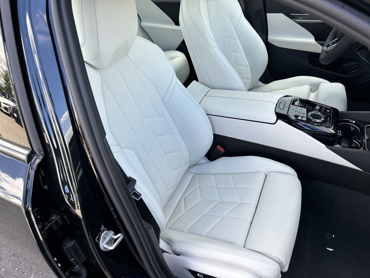 2027 BMW 5 Series Sedan PHEV in Aurora, Ontario