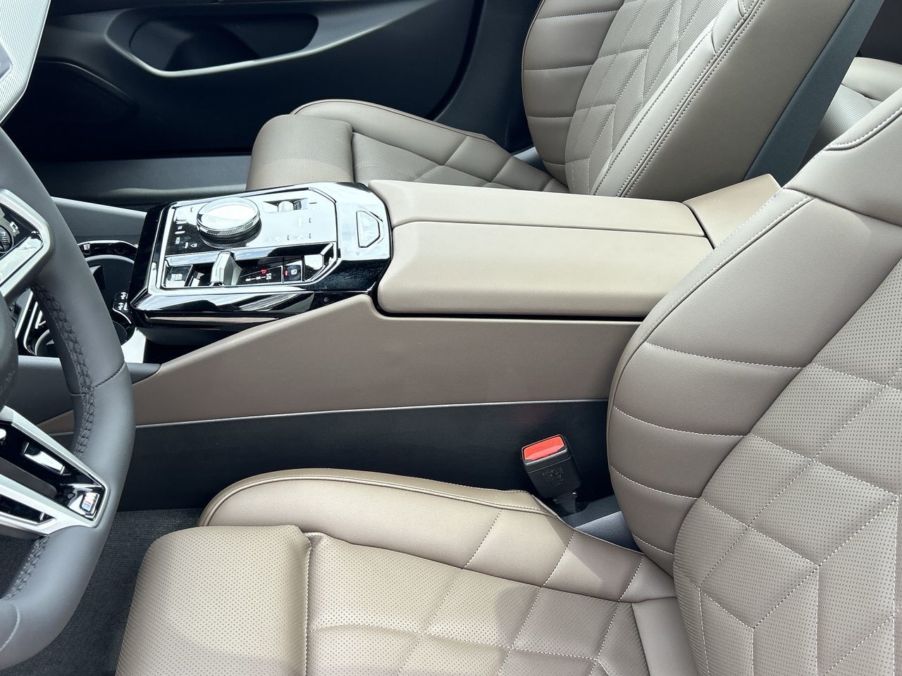 2026 BMW 5 Series Sedan in Aurora, Ontario