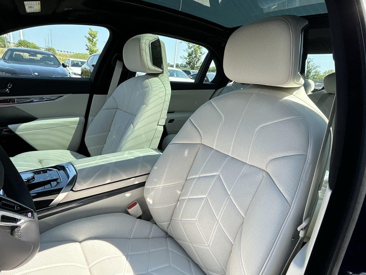 2026 BMW 7 Series Sedan in Aurora, Ontario