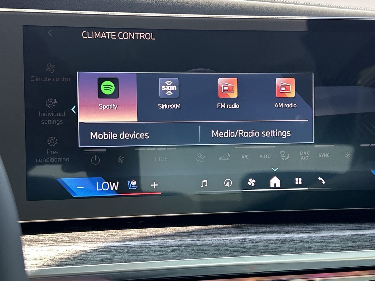 2026 BMW 7 Series Sedan in Aurora, Ontario