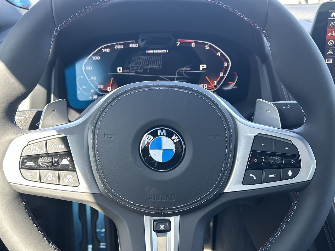 BMW 8 Series Cabriolet  2025 à Aurora, Ontario