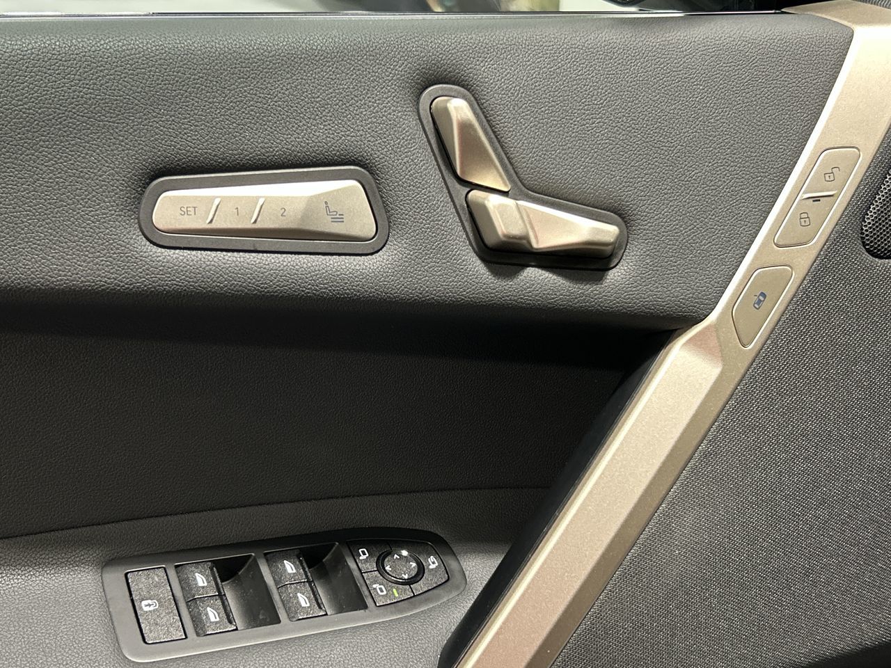 2024 BMW iX in Aurora, Ontario