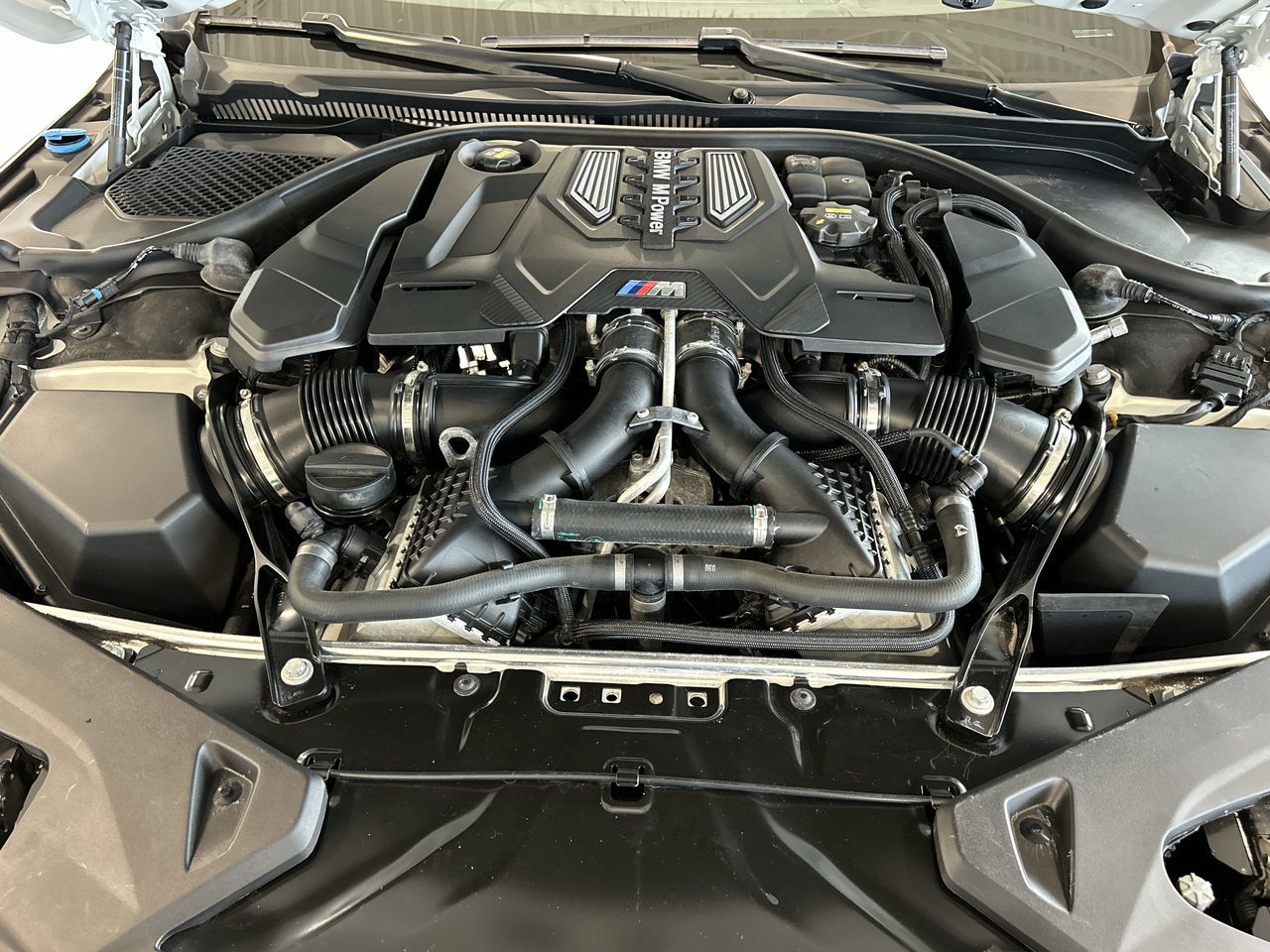 2020 BMW M8