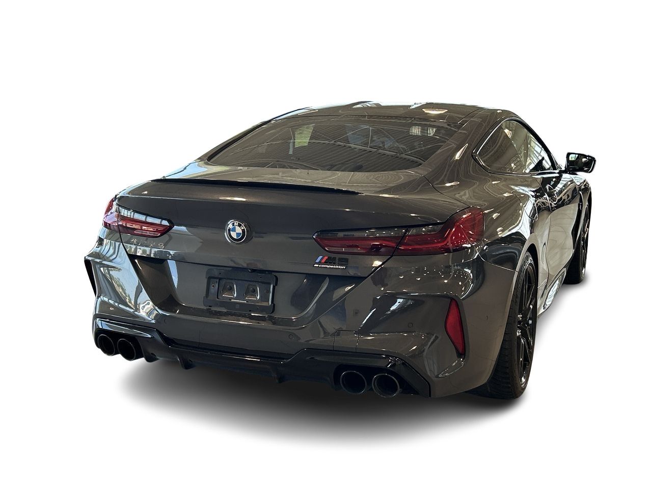 2022 BMW M8