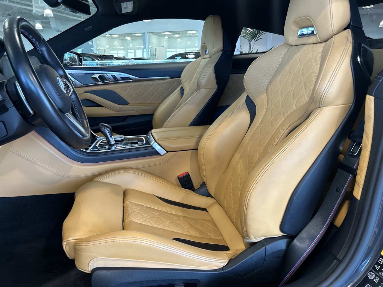 2022 BMW M8
