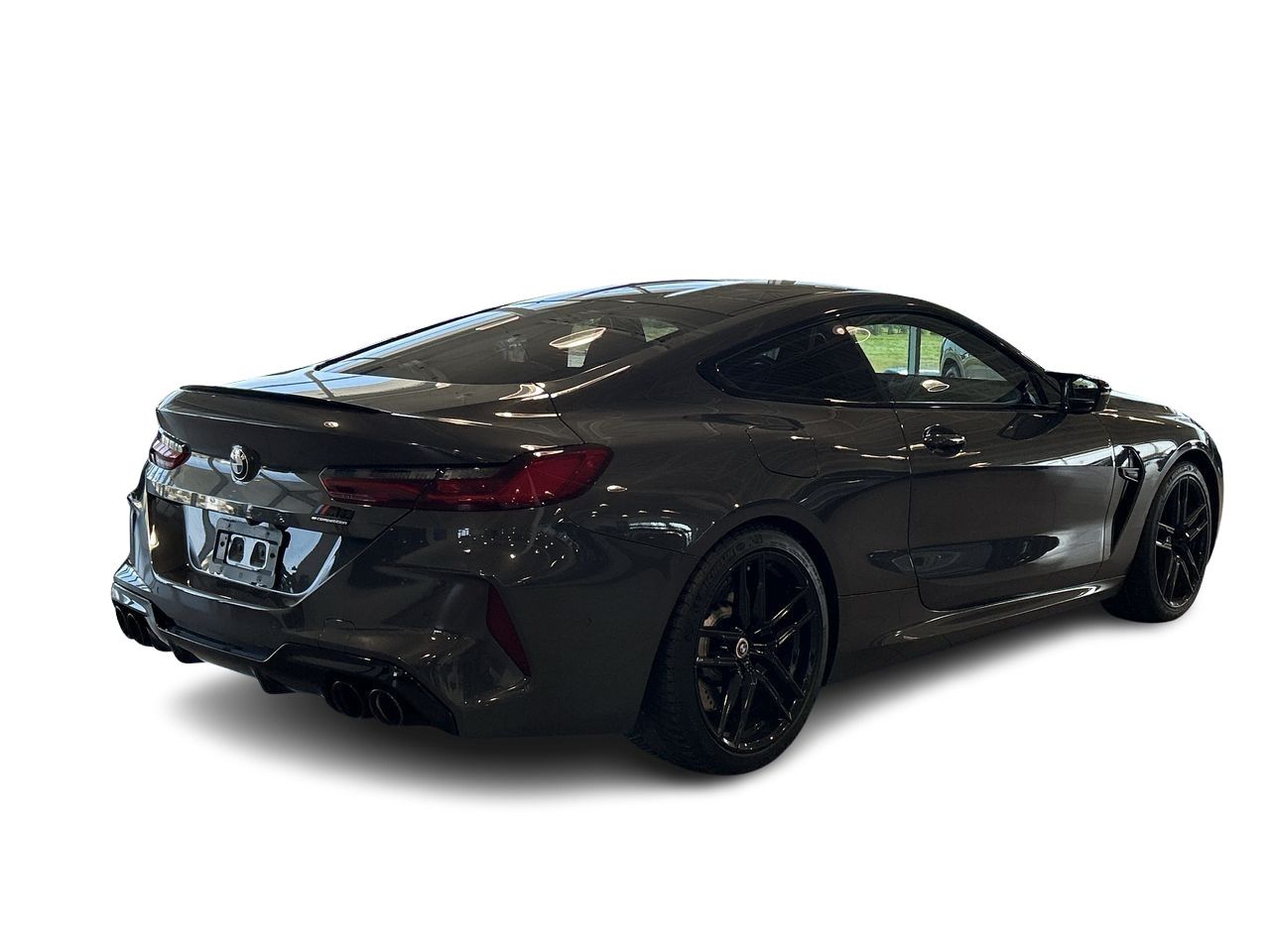 2022 BMW M8