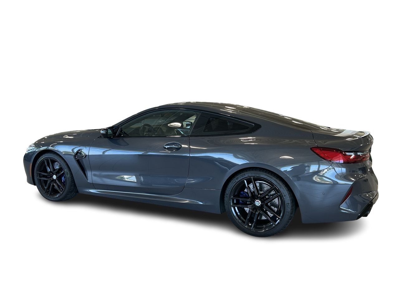 2022 BMW M8