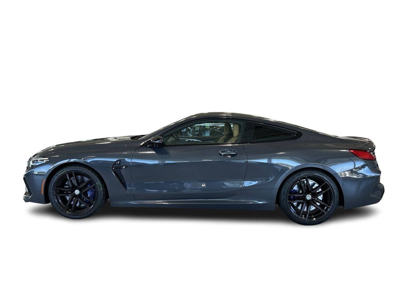 2022 BMW M8