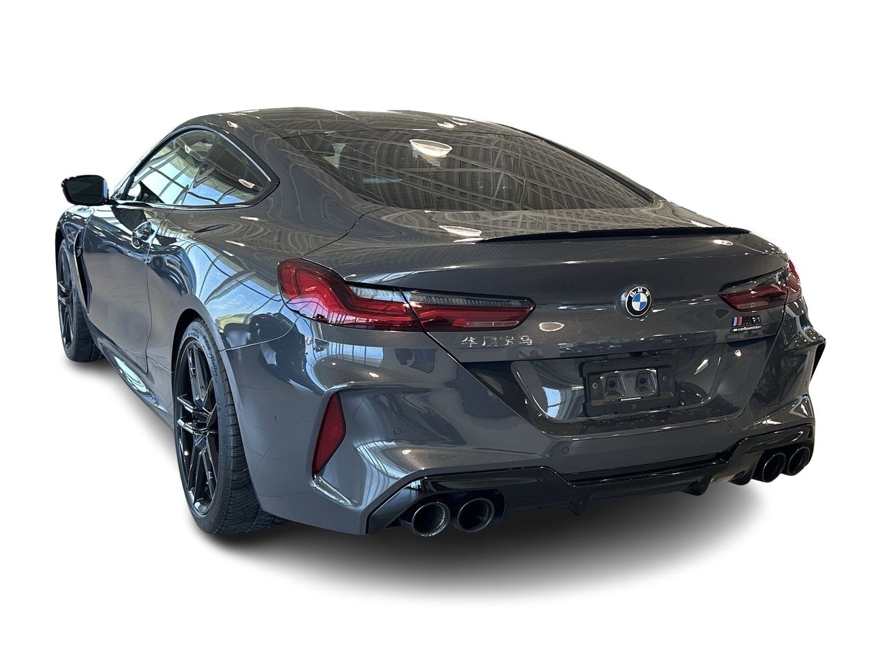 2022 BMW M8