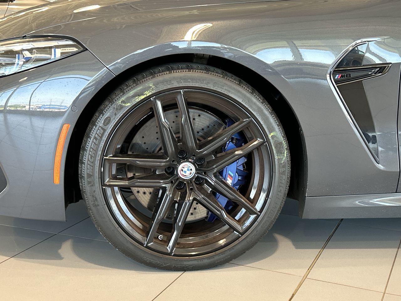 2022 BMW M8