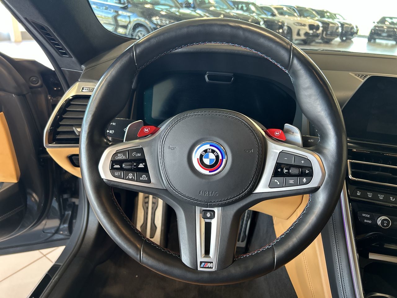 2022 BMW M8