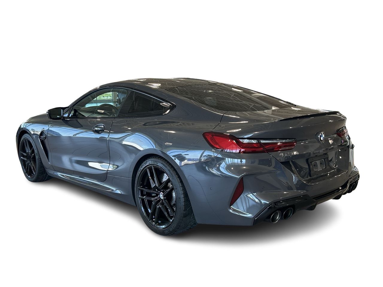 2022 BMW M8