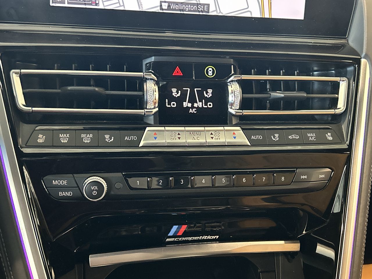 2022 BMW M8