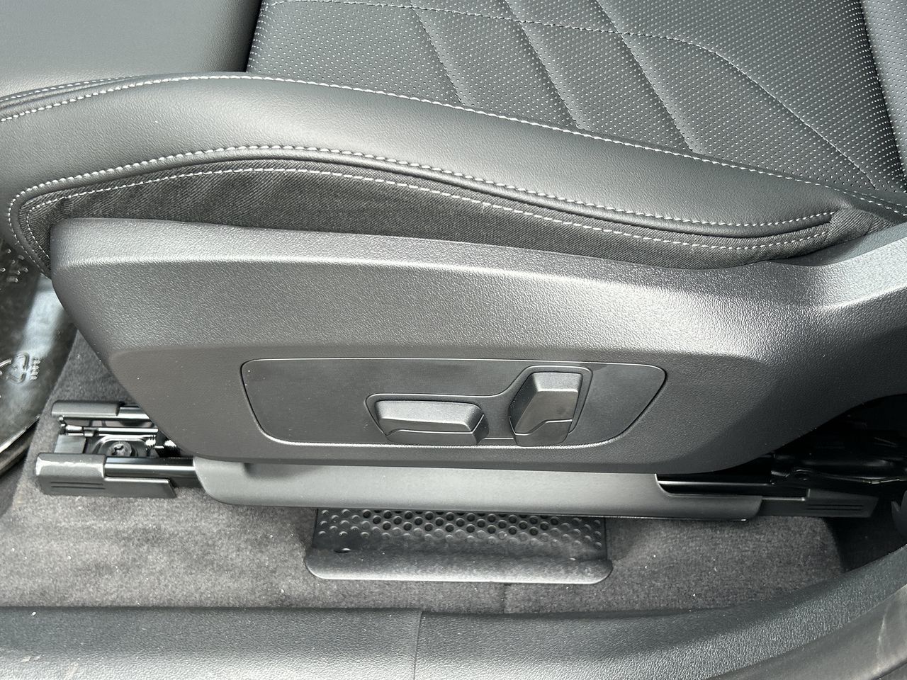 2025 BMW X1 in Aurora, Ontario