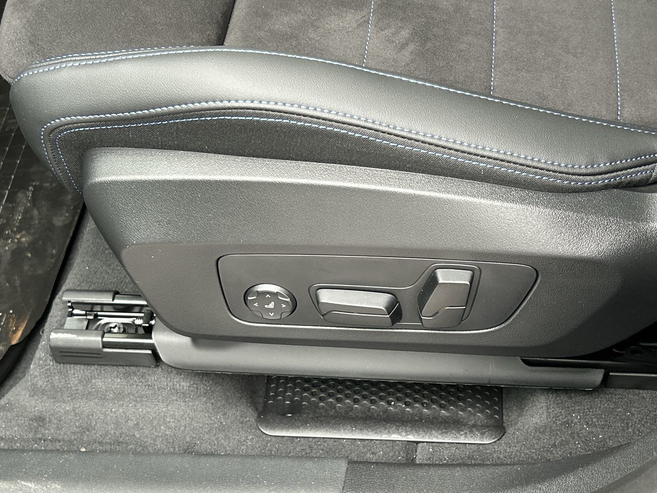 2026 BMW X1 in Aurora, Ontario