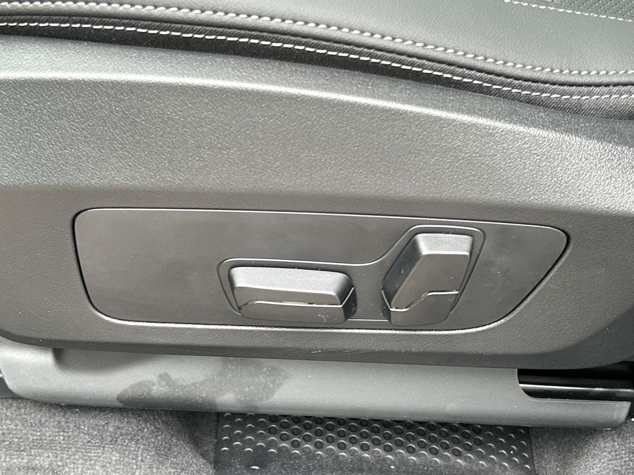 2027 BMW X1 in Aurora, Ontario