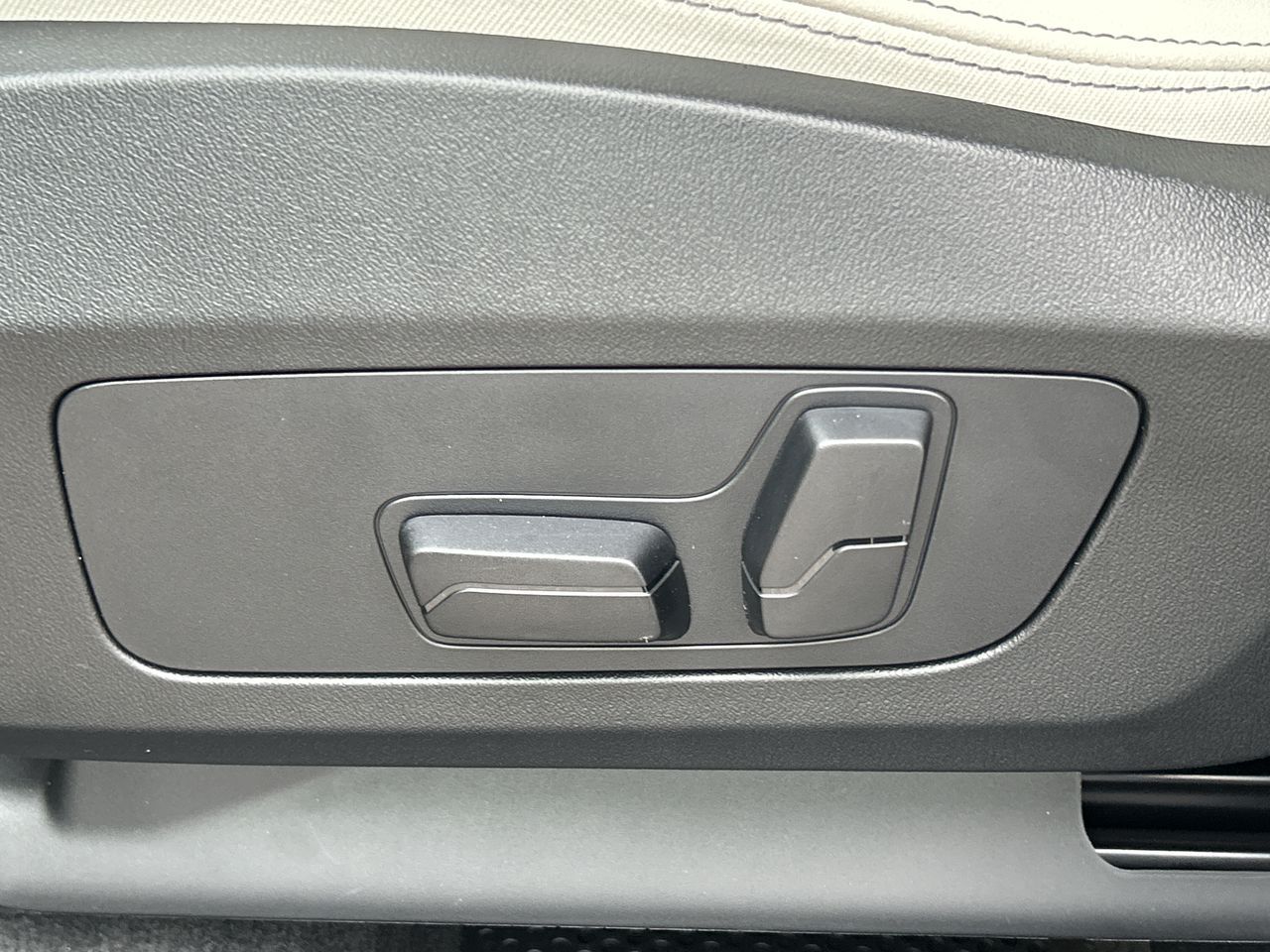 2027 BMW X1 in Aurora, Ontario