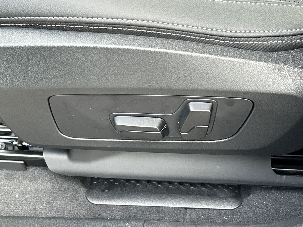 2025 BMW X2 in Aurora, Ontario