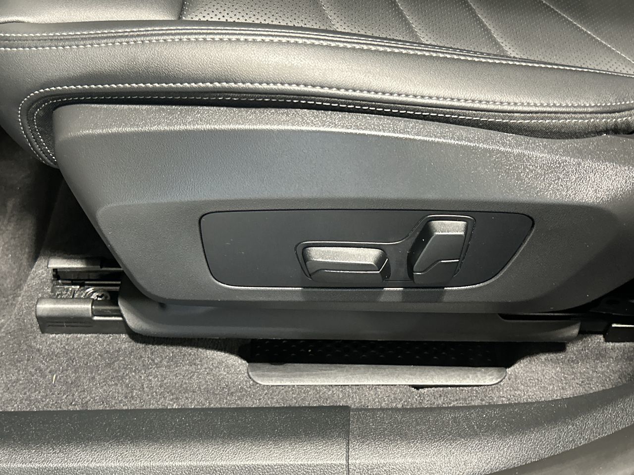 2025 BMW X2 in Aurora, Ontario