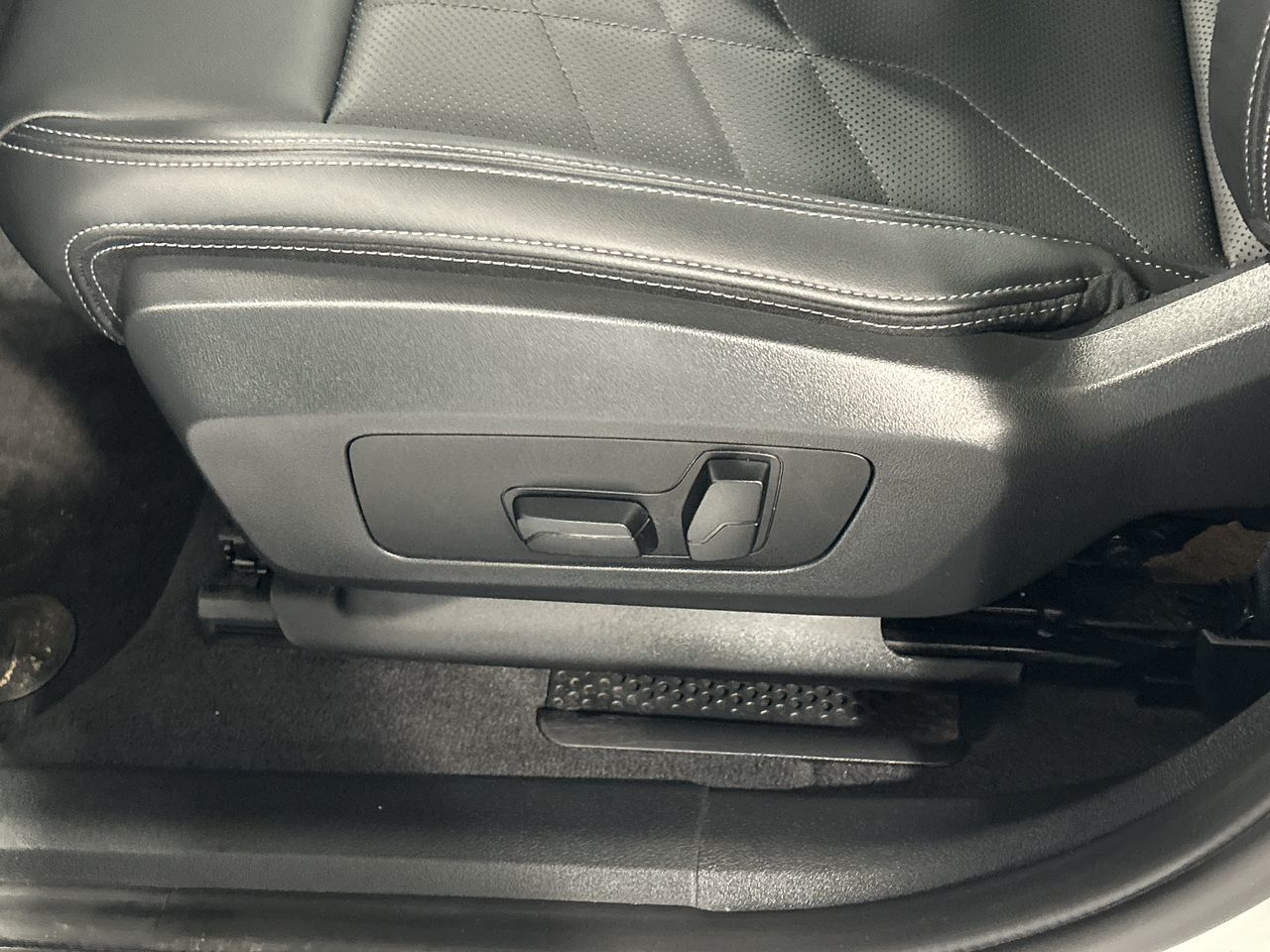 2025 BMW X2 in Aurora, Ontario