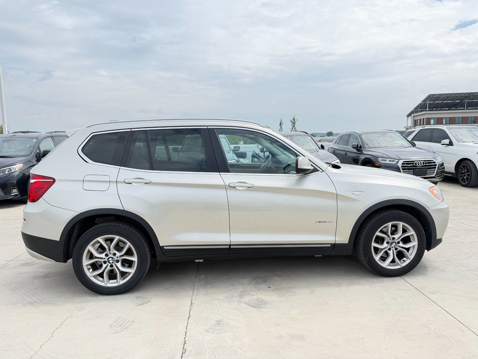 2011 BMW X3 XDRIVE28I in Aurora, Ontario