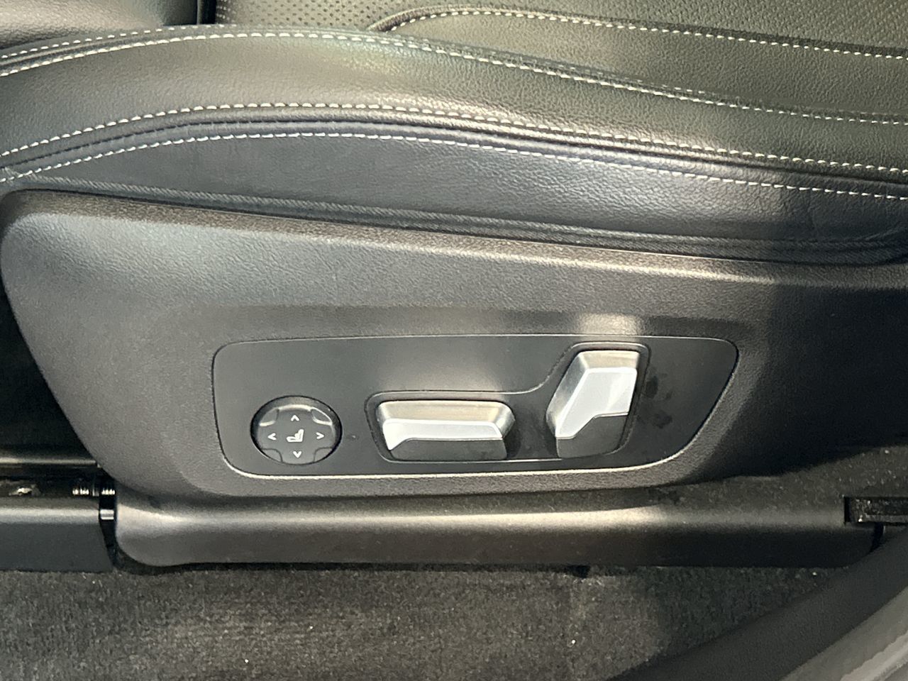 2023 BMW X4 in Aurora, Ontario