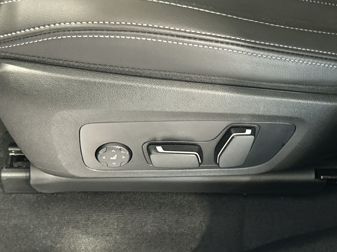 2024 BMW X4 in Aurora, Ontario