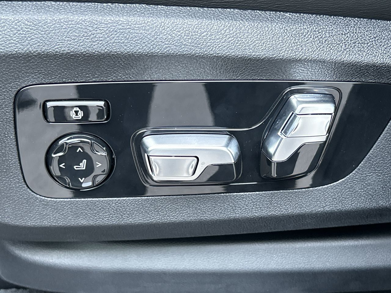 2026 BMW X5 M in Aurora, Ontario