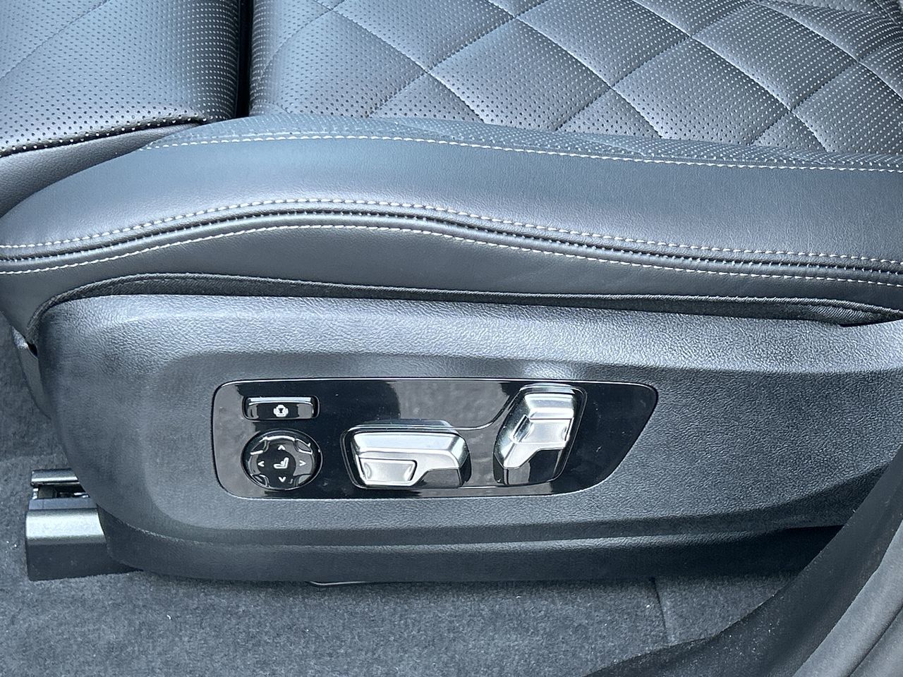 2026 BMW X5 PHEV in Aurora, Ontario