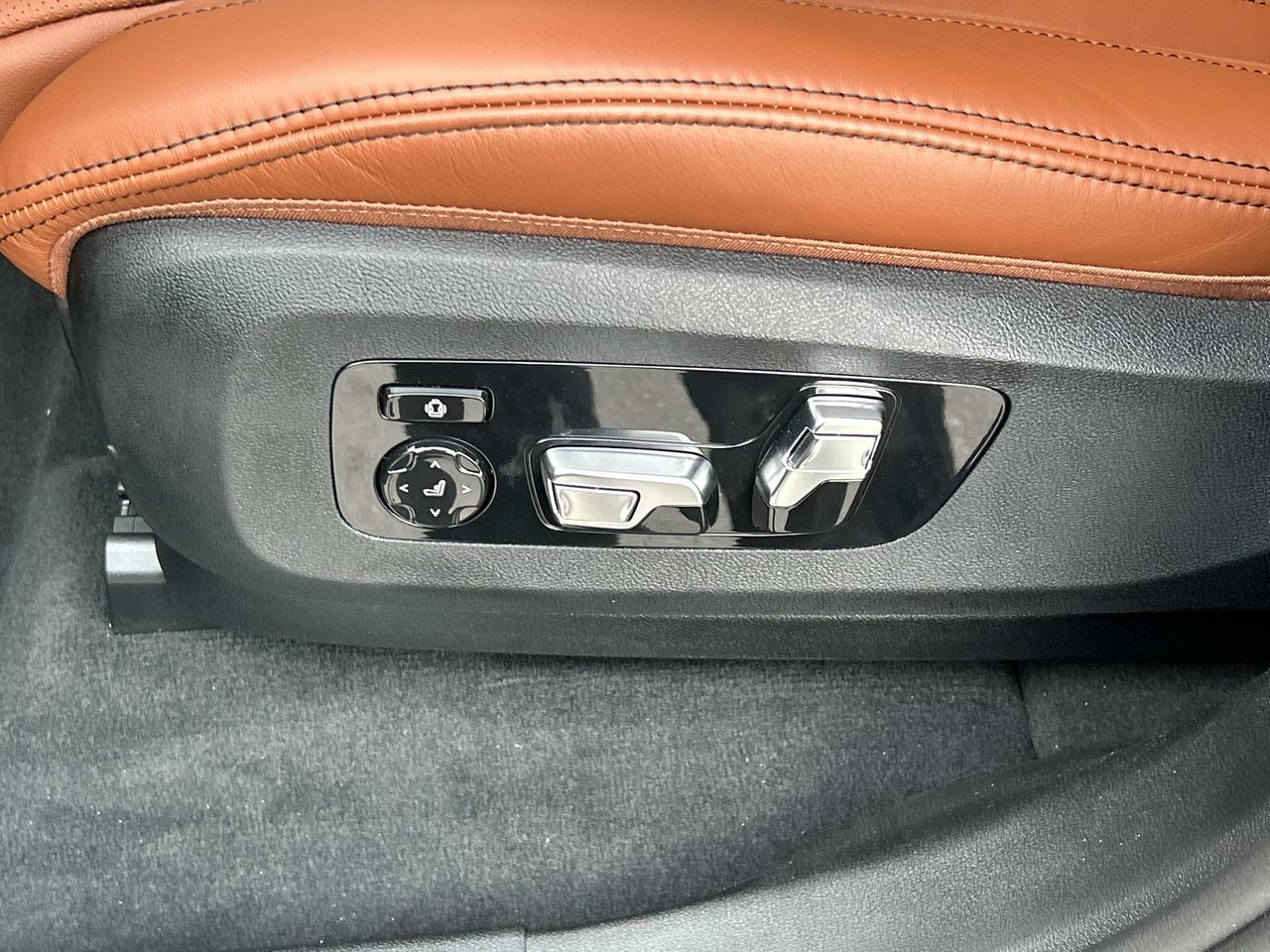 2026 BMW X5 PHEV in Aurora, Ontario