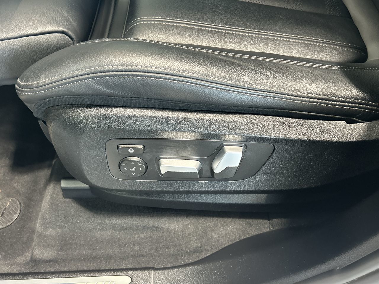 2021 BMW X5 in Aurora, Ontario