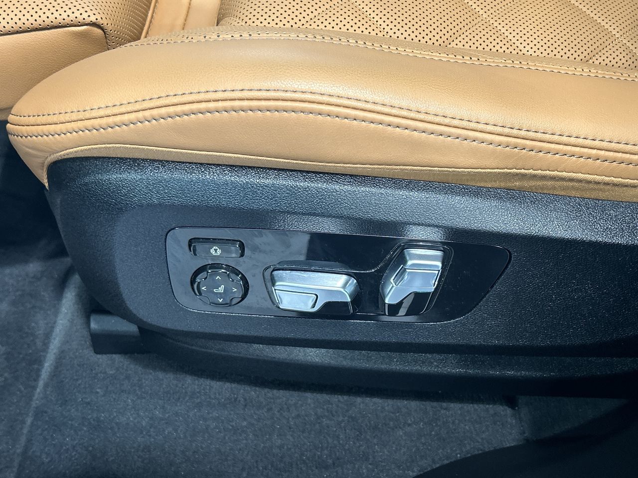 2024 BMW X5 in Aurora, Ontario
