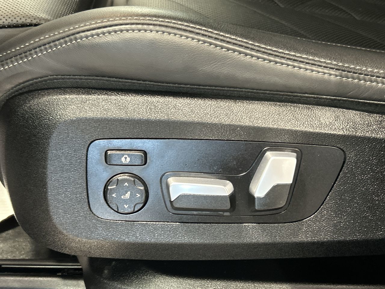 2024 BMW X5 in Aurora, Ontario