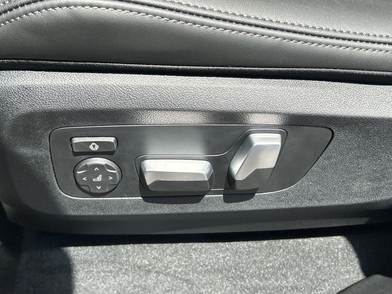 2025 BMW X5 in Aurora, Ontario
