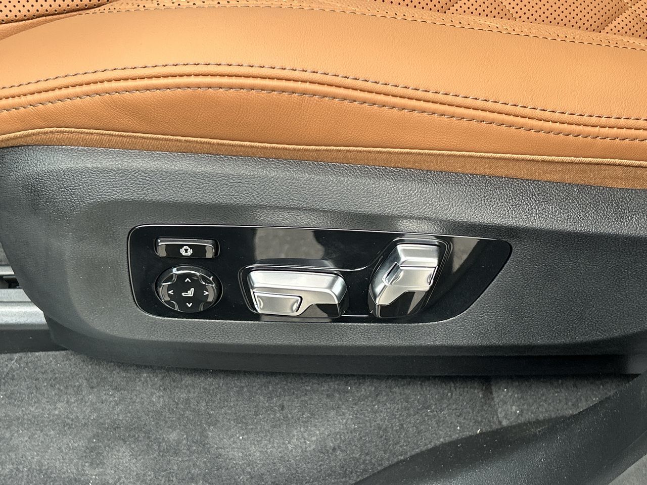 2026 BMW X5 in Aurora, Ontario