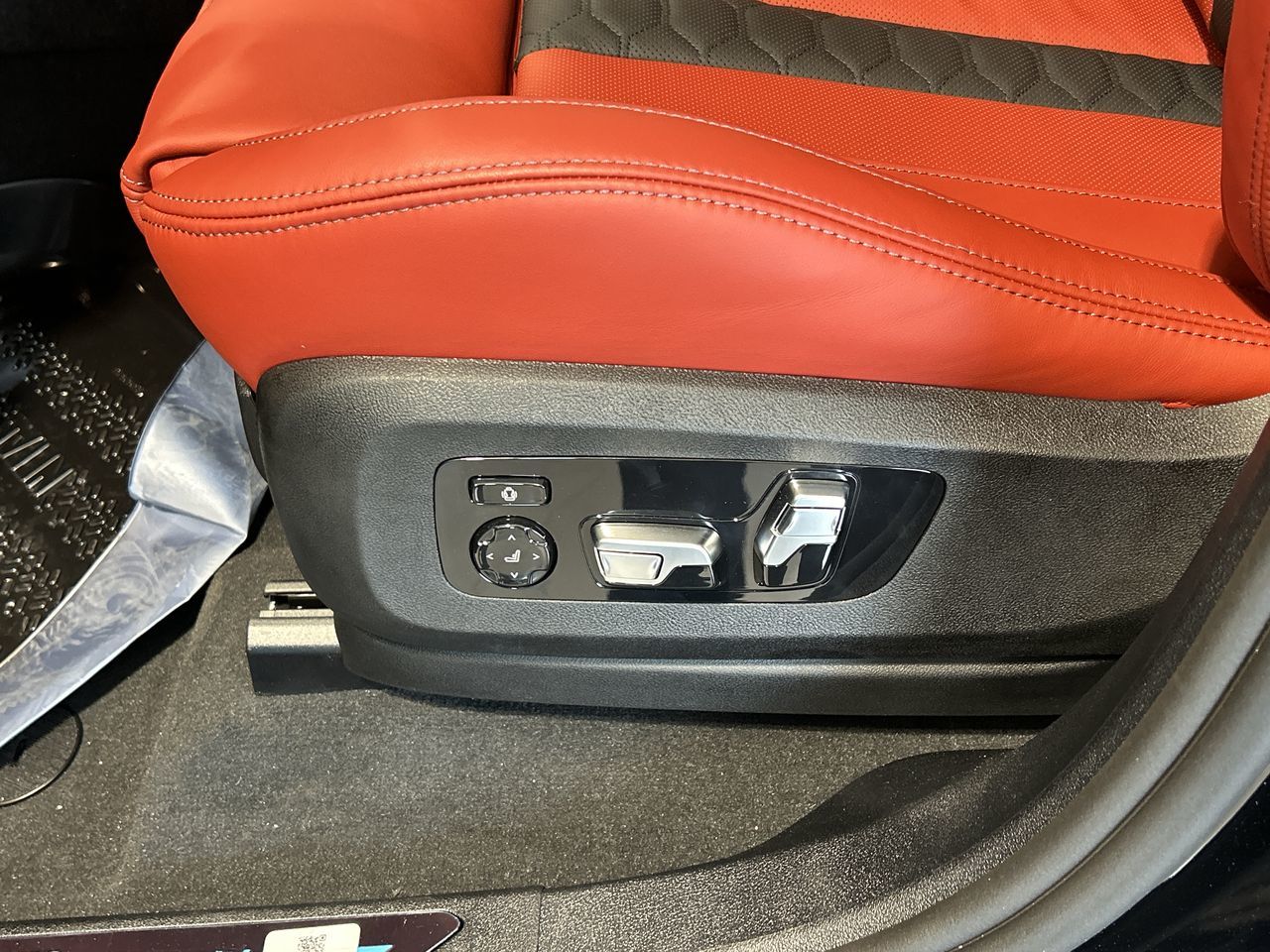 2026 BMW X6 M in Aurora, Ontario