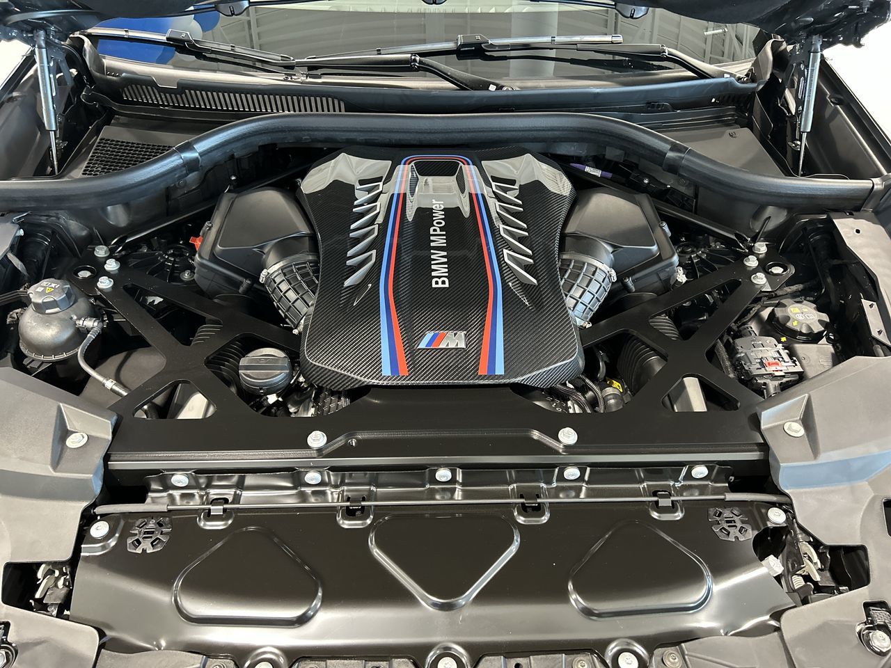 2027 BMW X6 M in Aurora, Ontario