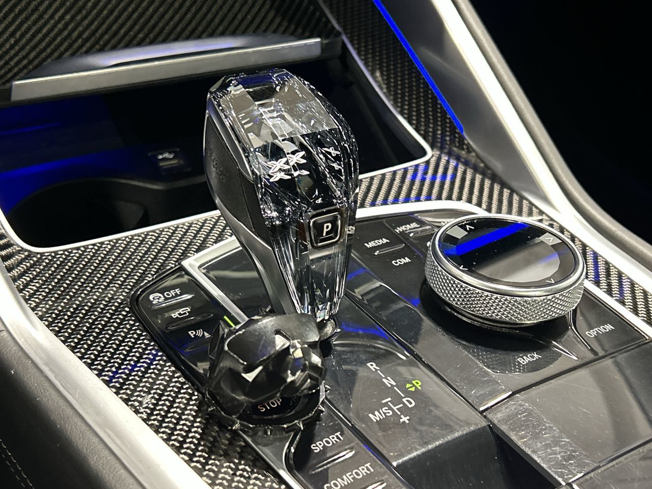 2023 BMW X6 xDrive40i in Aurora, Ontario