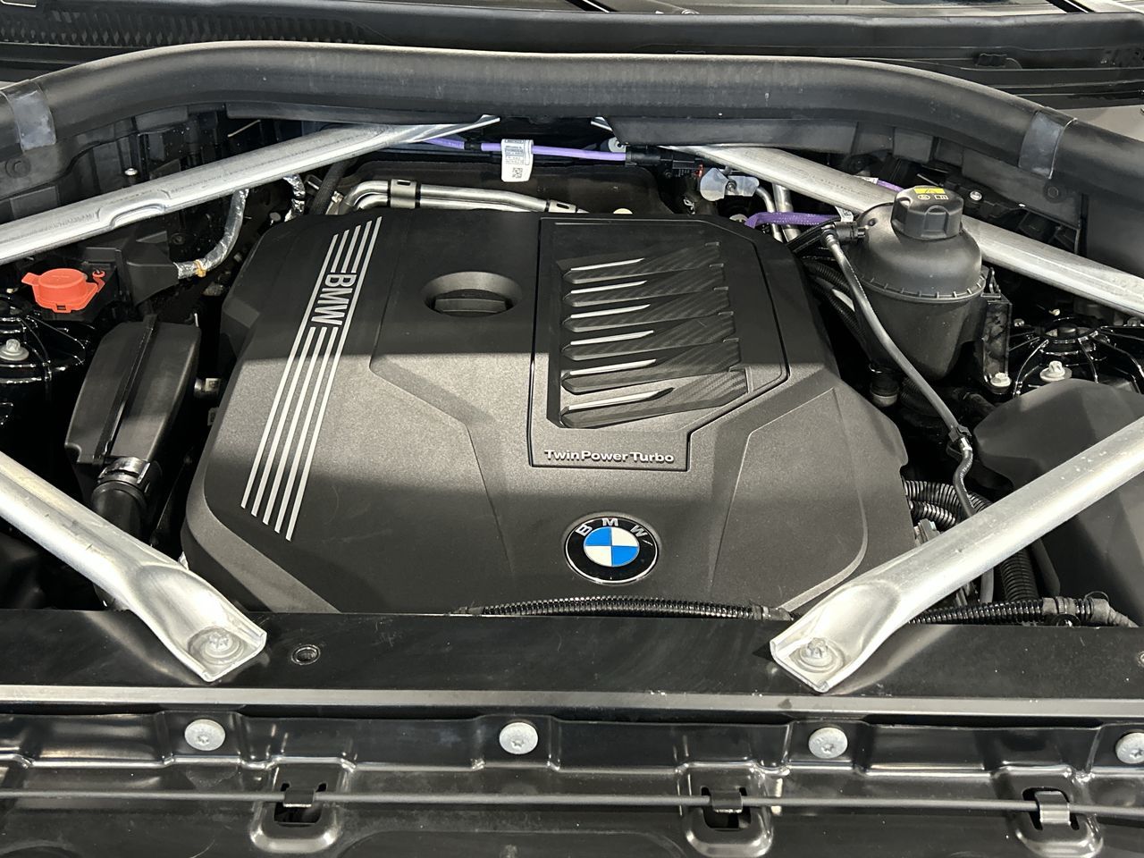 2023 BMW X6 xDrive40i in Aurora, Ontario