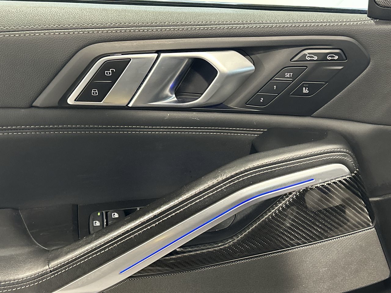 2023 BMW X6 xDrive40i in Aurora, Ontario