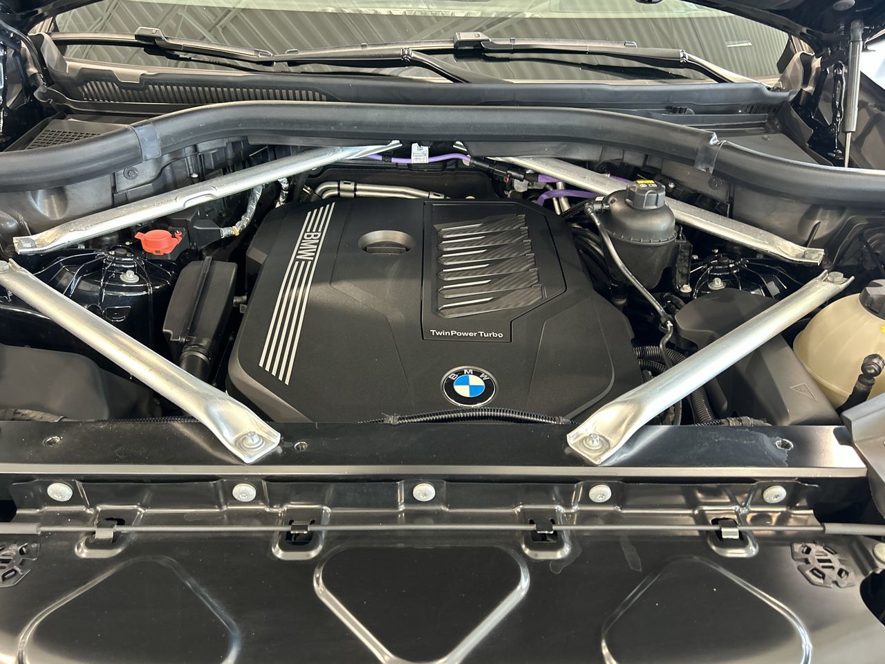2022 BMW X6 in Aurora, Ontario
