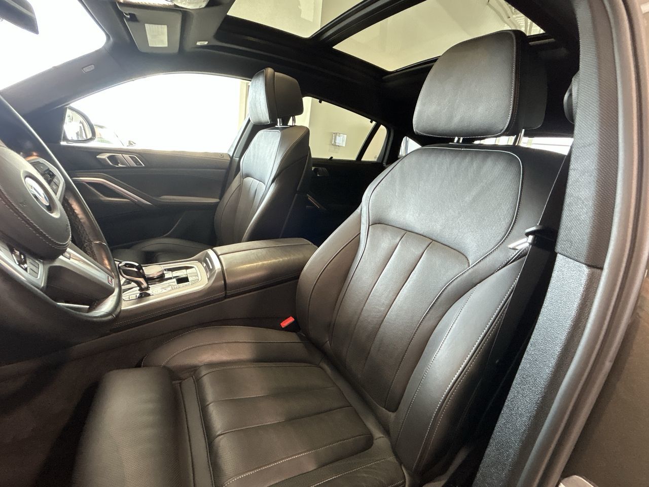 2022 BMW X6 in Aurora, Ontario