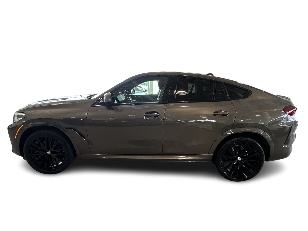 2022 BMW X6 in Aurora, Ontario