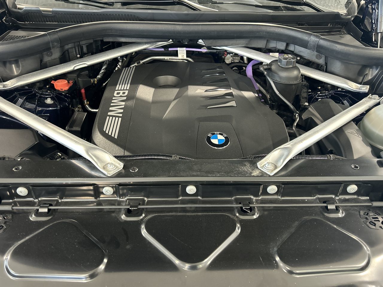 2024 BMW X6 in Aurora, Ontario