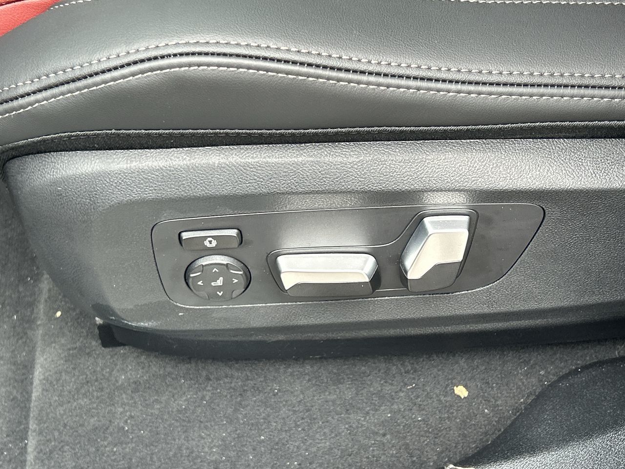 2025 BMW X6 in Aurora, Ontario